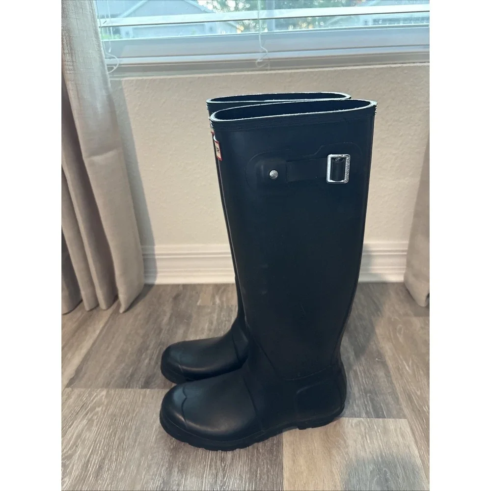 Hunter Black Tall Rain Boots with Buckle Detail Women's Size 8 EU 39 Farm Garden